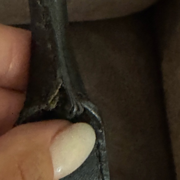 Authentic Yves Saint Laurent  Leather Grommet Detail Shoulder Handbag Black. - Picture 8 of 14